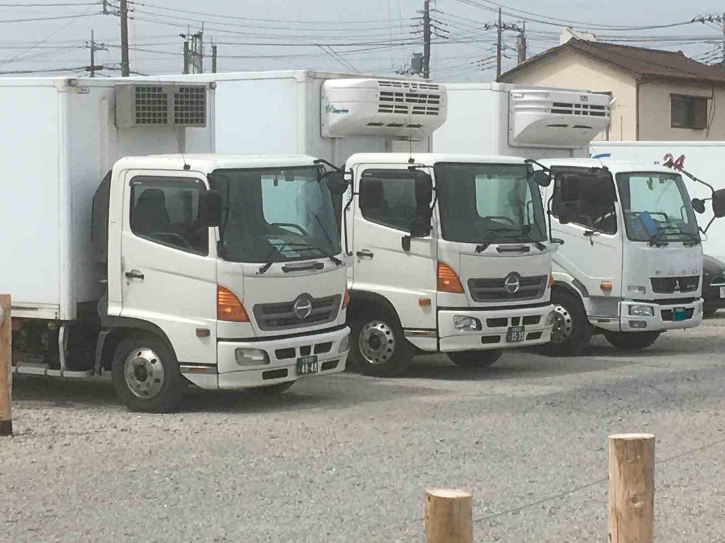 3台の運送業トラック
